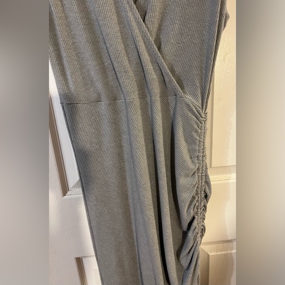 Rachel Zoe LA NY V-Neck Maxi Dress Adjustable Side Slit & Ruching Grey Size S - Picture 2 of 11